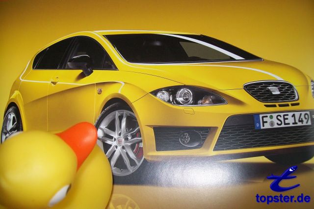 Теперь я нашел моего соответствия автомобиля! Это безусловно ясно: Желтый. Да. Это мой новый автомобиль Джуху утка