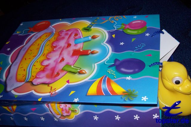 Здесь я распаковал просто мои подарки, которые я получил от моей подруги утка