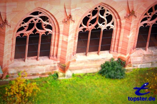 Базель собора двор