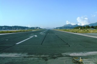 Взлетно-посадочная полоса